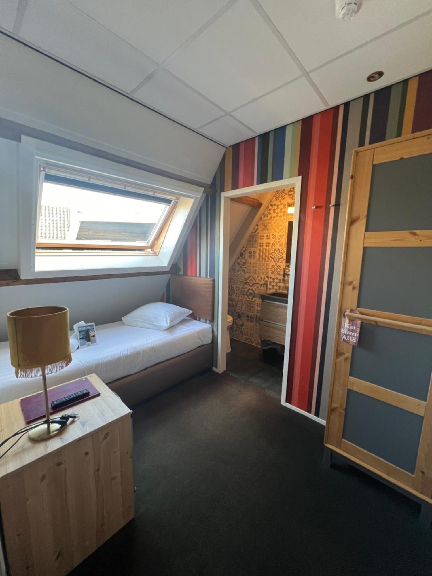 Hotel West 2*